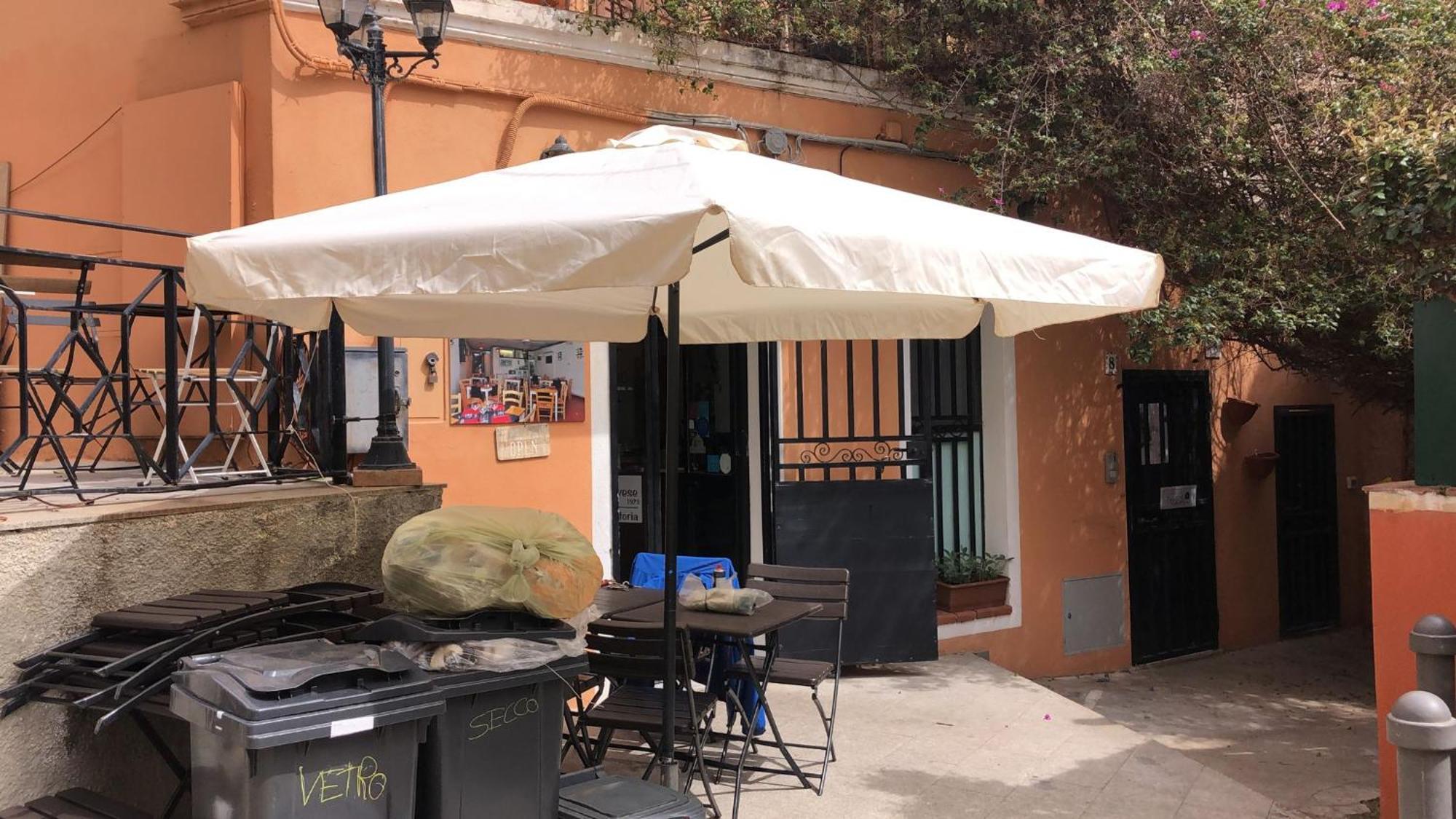 Locanda Genovese 20 La Maddalena  Bagian luar foto